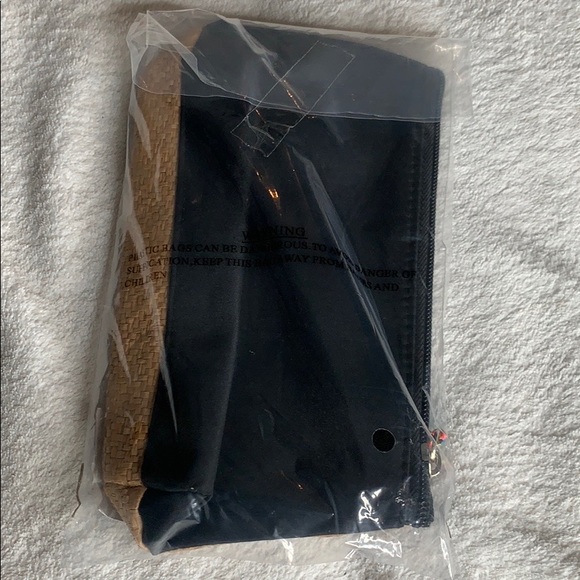 Nordstrom Travel Bag NWT - Picture 7 of 7